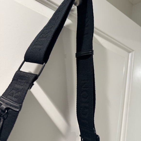 NWT True Religion Black Quilted Flap Crossbody Bag - Picture 4 of 4